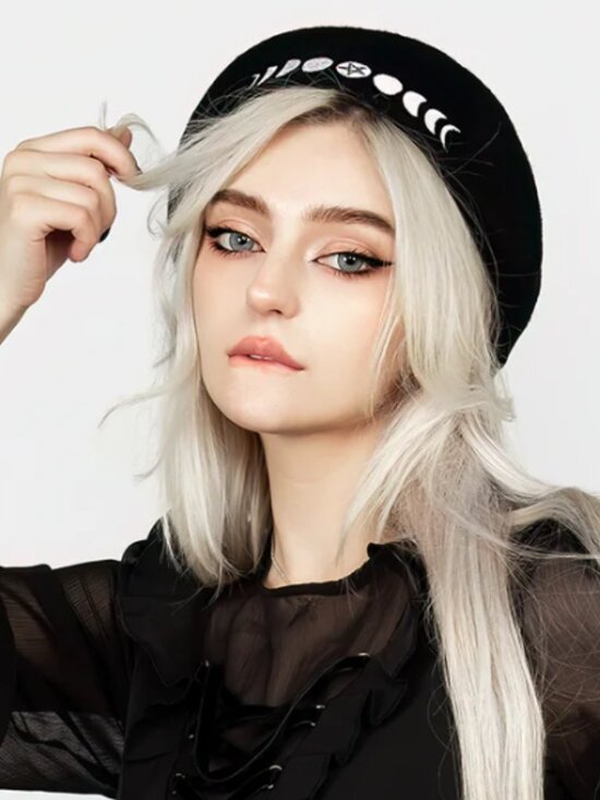 Disturbia - Lunar Embroidered Beret - Picture 2 of 8